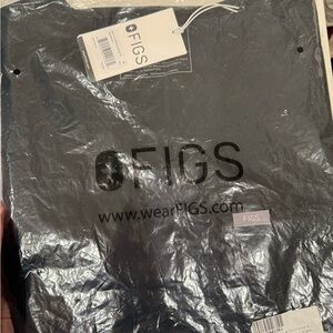 FIGS Black Catarina Scrub slim fit Top